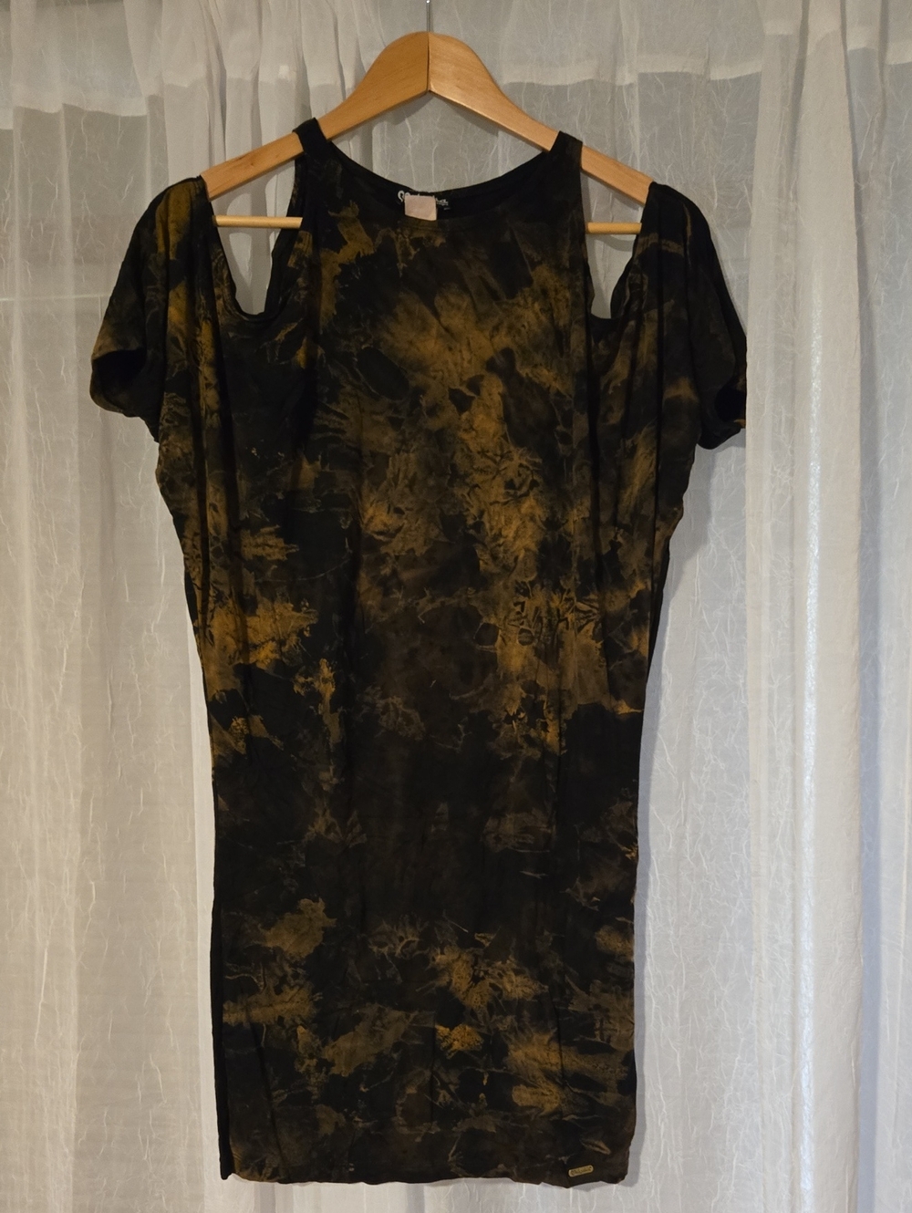Cold-Shoulder Tie-Dye Mini Dress in Black and Olive